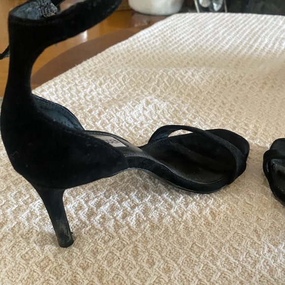 Cocktail party heels - Picture 3 of 3